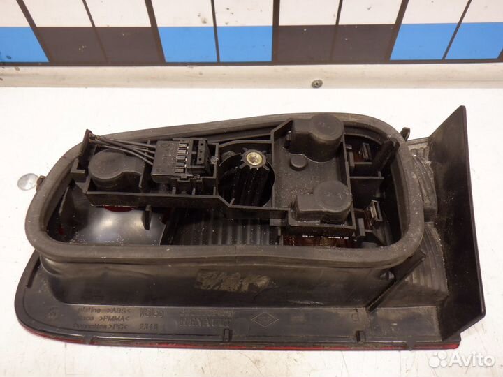 Фонарь задний левый внутренний Renault Laguna 2