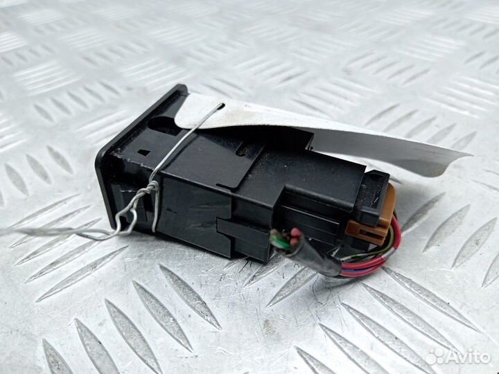 Кнопка противотуманных фар Mitsubishi L200 3 2006