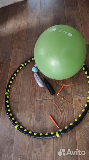 Мяч фитбол, обруч, скакалка
