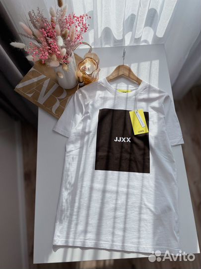 Футболка женская