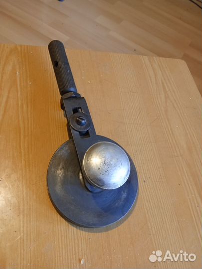 Закрыватель стеклянных банок