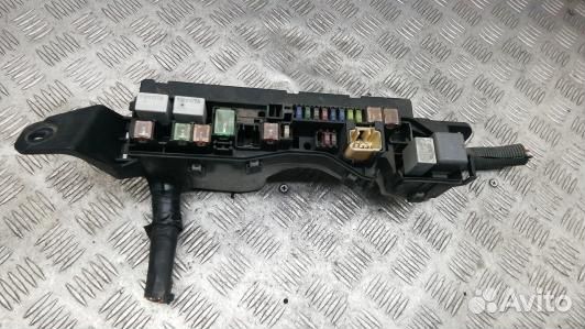 Блок предохранителей toyota corolla verso 2 (HBR15