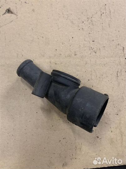 Фланец / тройник Volkswagen Passat (B5) 1996-2000