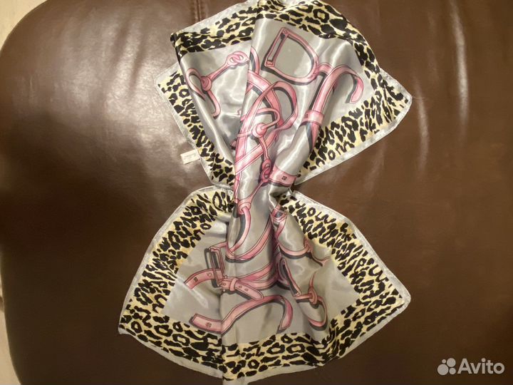 Шелковый платочек