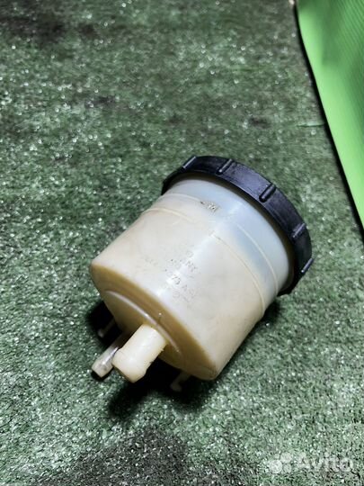 Бачок гура Volkswagen Transporter T4