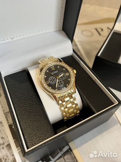 Часы guess
