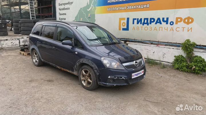 Накладка декоративная на кулису кпп Opel Zafira B 784514