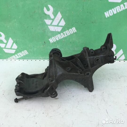 Кронштейн генератора Рено Клио 2 Симбол