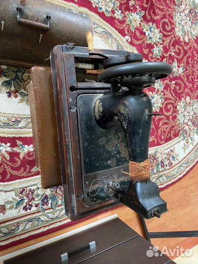 Швейная машина зингер