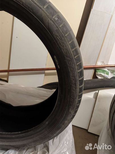 Pirelli P Zero 255/35 R19 96Y