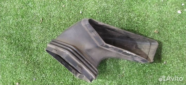 Воздухозаборник Audi A5 caeb 2011