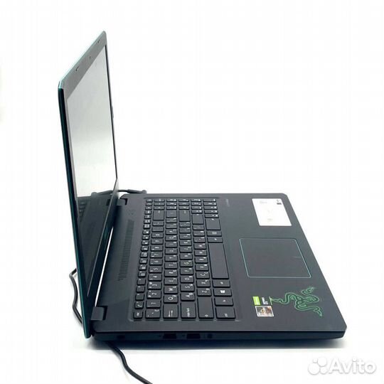 Ноутбук asus M570D