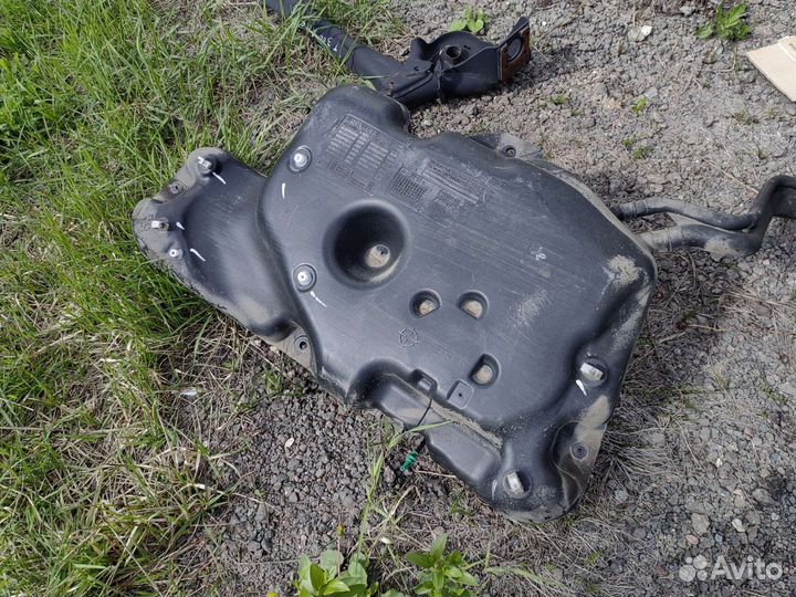 Бензобак Рено Логан Renault Logan