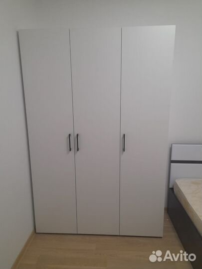 Шкаф белый ширина 135 см (новый)