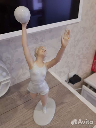 Статуэтка форфоровая Schaubach Kunst