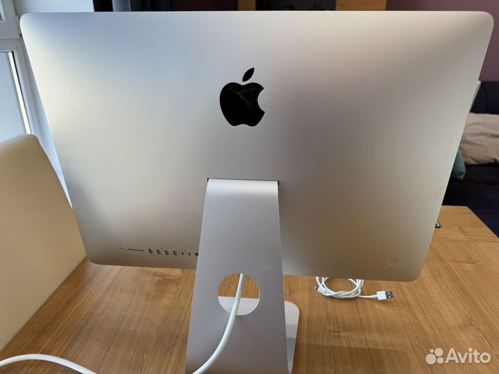 Apple iMac 21.5 4K retina 2019 Полный комплект