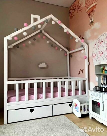 Кроватка домик