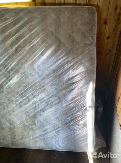Матрас большой на двоих для кровати, 180 х 160 см