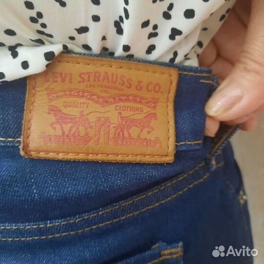 Джинсы levis