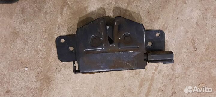 Замок капота Hyundai Tucson/2017