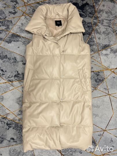 Жилетка женская утепленная длинная светлая