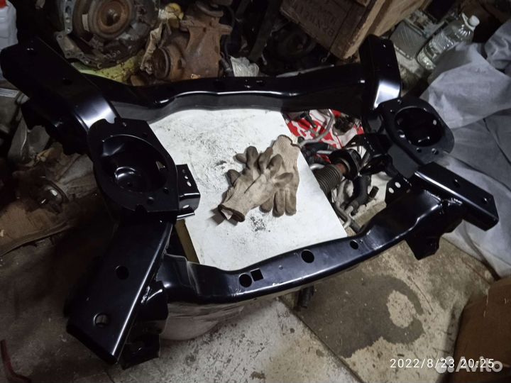 Chrysler c300 подрамник передний