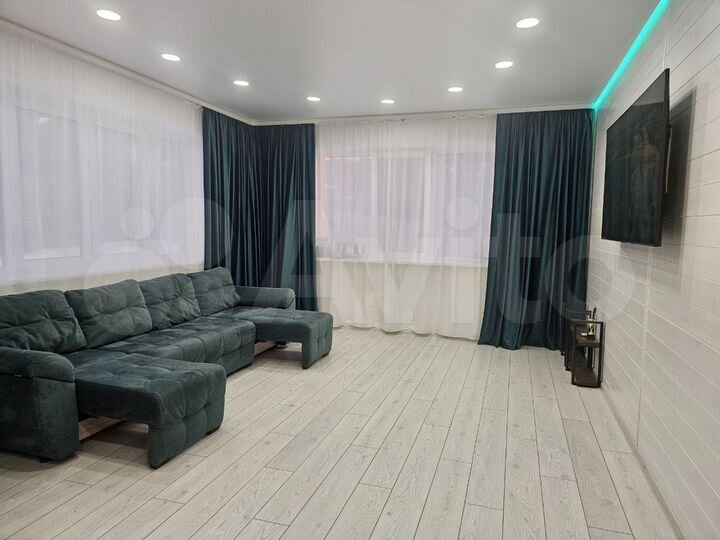 Коттедж 210 м² на участке 10 сот.