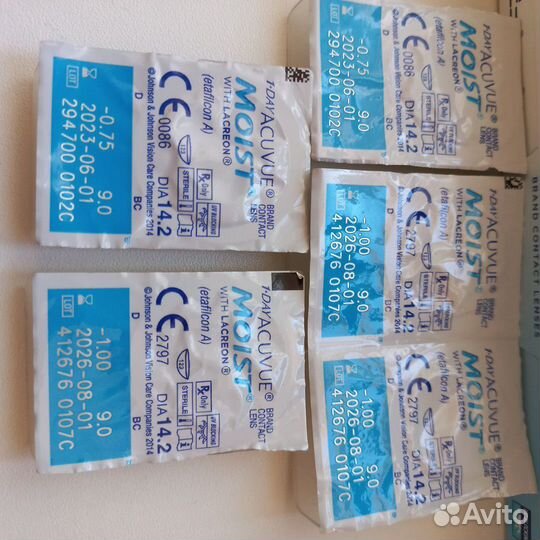 Линзы контактные acuvue moist - 1.0, R 9.0