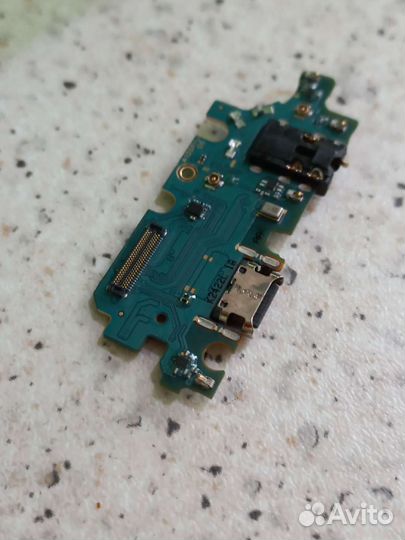 Запчасти на телефон Самсунг а13