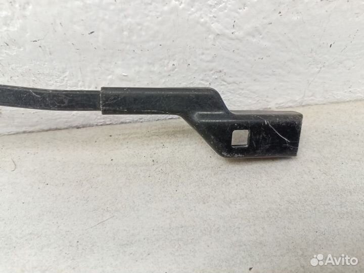 Поводок стеклоочистителя передний