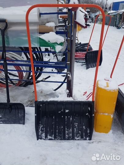 Лопата для снега, движок для уборки снега