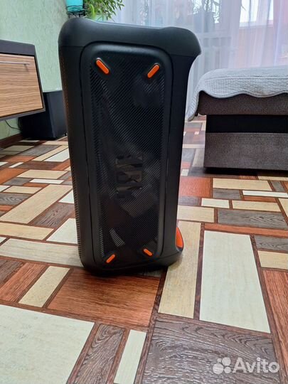 Акустические колонки напольные jbl