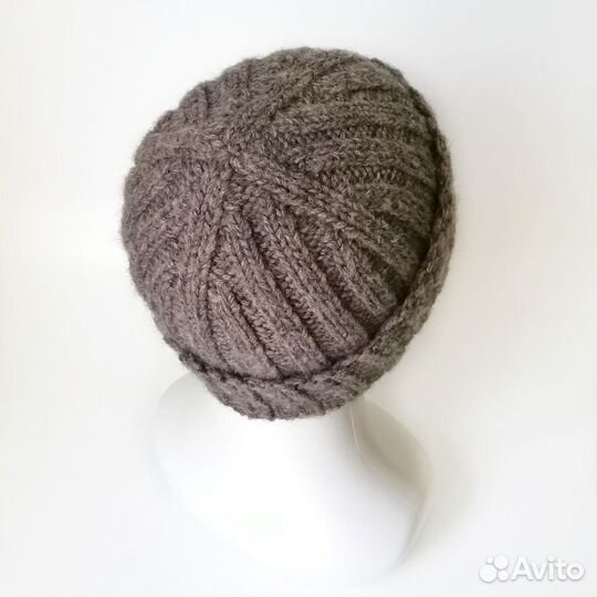 Зимняя коричневая мужская шапка ручной вязки