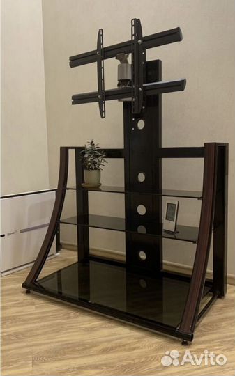 Стойка для телевизора и аппаратуры