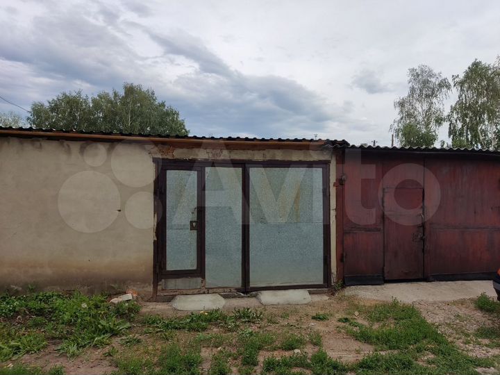 Гараж, > 30 м²