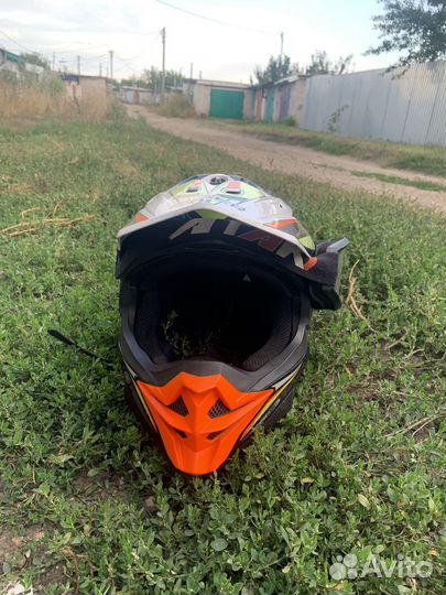 Кроссовый шлем hizer
