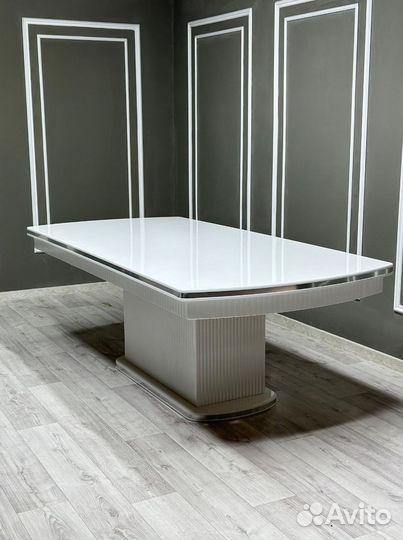 Стол и стулья от производителя. В наличии