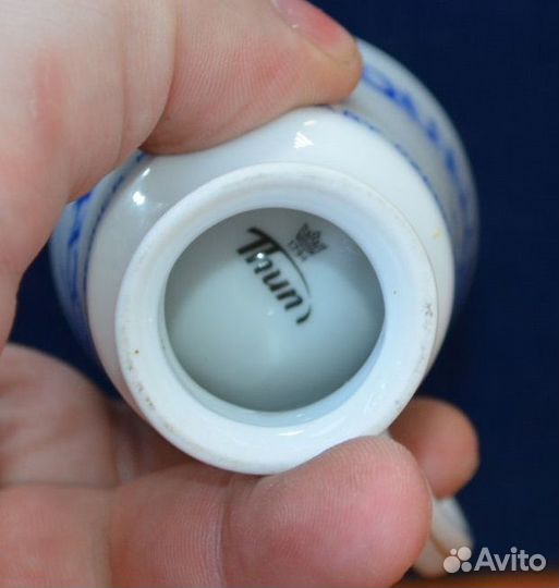 Фарфоровая чашка