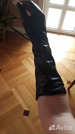 Женские кожаные перчатки удлиненные