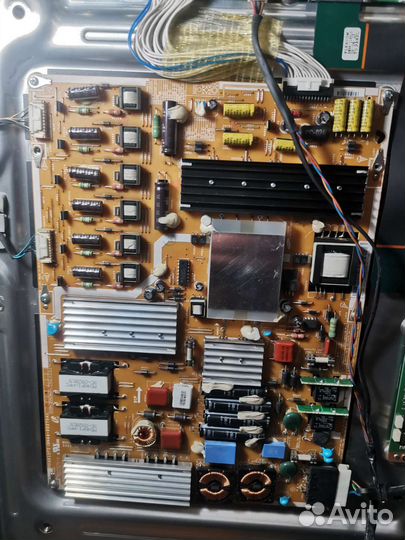 Телевизор бу ue40b8000xw