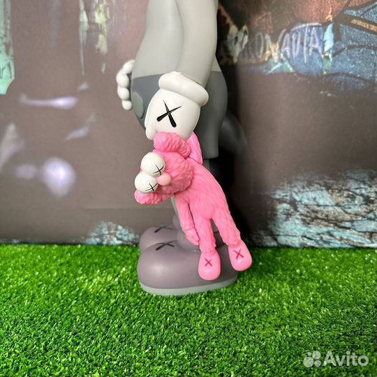 Коллекционная игрушка kaws 32 см