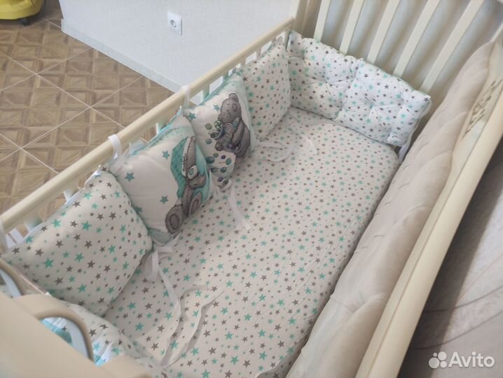 Дeтская кровaтка + матрас, наматрасник, бортики