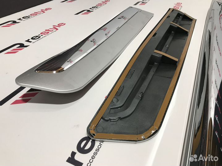 Молдинги дверей Lexus LX570 2012-2015 N610