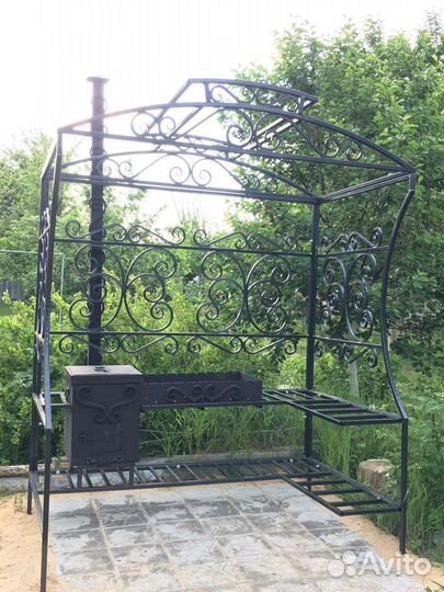 Мангал с крышей