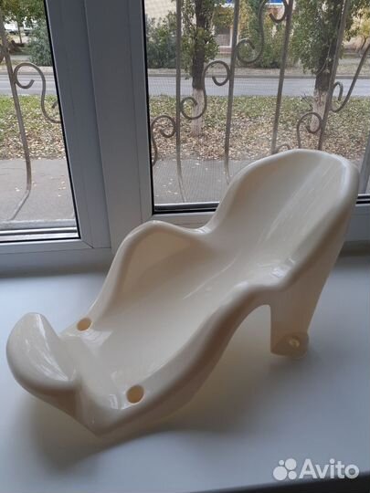 Подставка в ванночку для купания ребенка