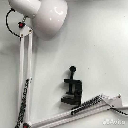 Настольная лампа для маникюра Белая