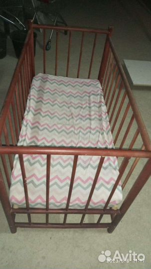 Детская кроватка с матрасом
