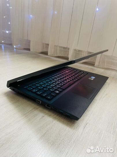 Шустрый lenovo i3/8GB/SSD/GeForce610M