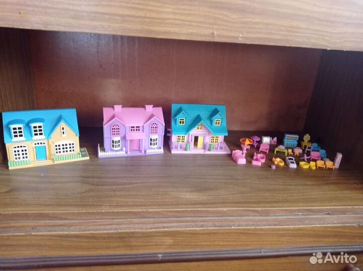 Домики с мебелью, замок с качелей