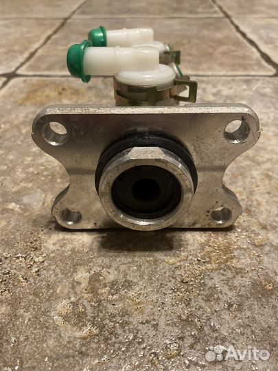 Главный тормозной цилиндр Hiace